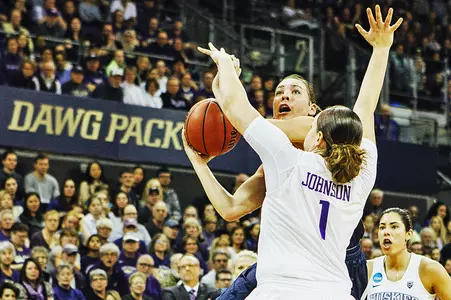 WBB_1617_FERRIS_J_UW_NCAA