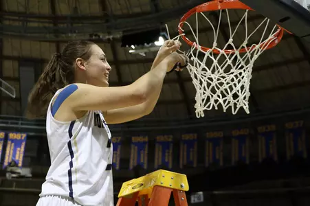 WBB_1617_FERRIS_CUTS_NET_WSU