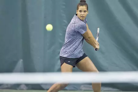 WTN_1617_NAOMI_HOLOPAINEN_BH_GRIZ