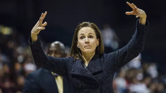 WBB_1819_BINFORD_ACTION_3