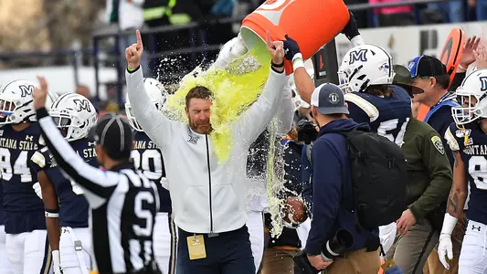 Choate's Gatorade bath