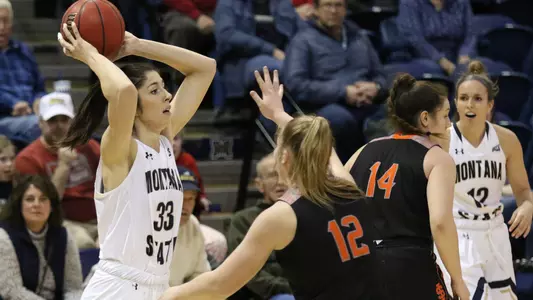 WBB_1819_SMITH_SKIP_PASS_ISU_AP