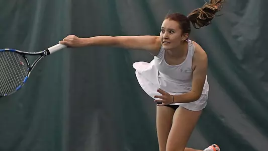 WTN_1718_WALKER_SERVE_UM_RDH