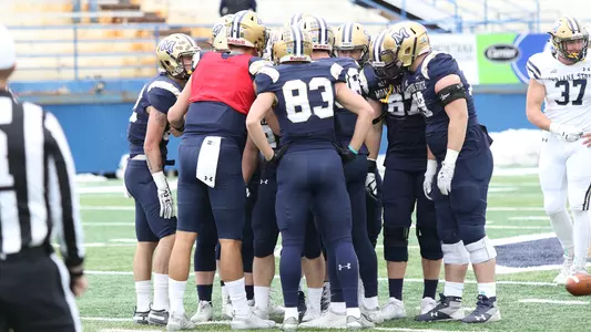 Offense_Huddle