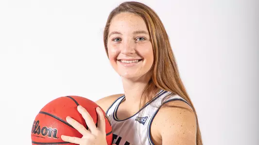 WBB_2021_BEATTIE_POSE_WEB
