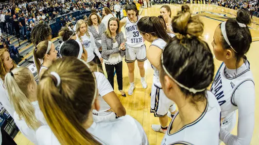 WBB_1920_HUDDLE_CAT_GRIZ_ASG.jpg