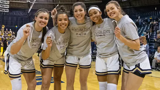 WBB_1920_SENIORs WITH NET