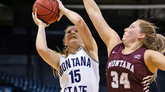 WBB_2021_Leia_Beattie_layin_UM_GB