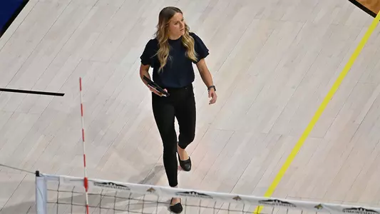 VB_22_ELSE_SIDELINE_UM_1.jpg