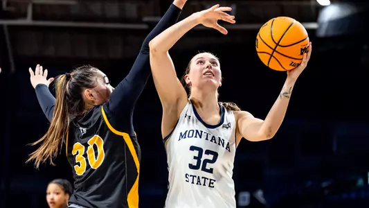 WBB_2324_DYKSTRA_LAYUP_SJSU