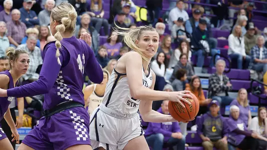 WBB_2324_DEDEN WORKS AROUND CC DEFENSE