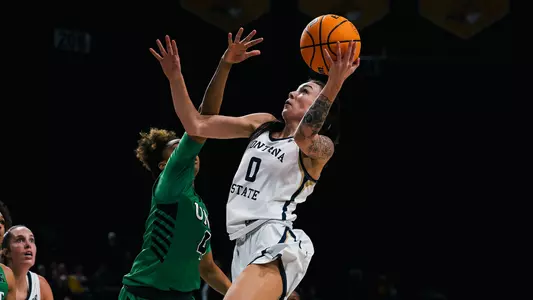 WBB_2324_HALL_LAYUP_UNT_BCS