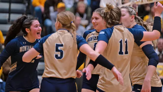VB_23_WYOMING_MATCH _CELEBRATION