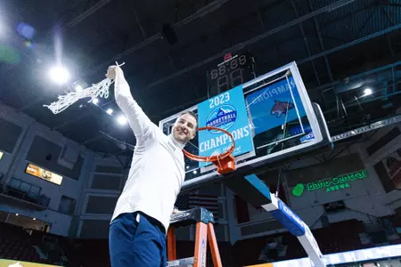 Danny Sprinkle with net in Boise 2023