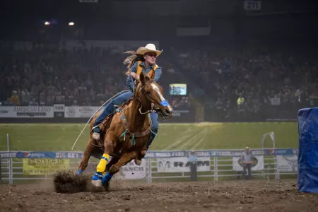 Tayla Moeykens barrels