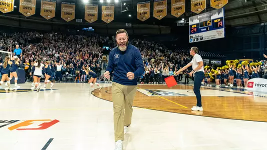 VB_23_HOUK_CELEBRATES_GRIZ_WIN