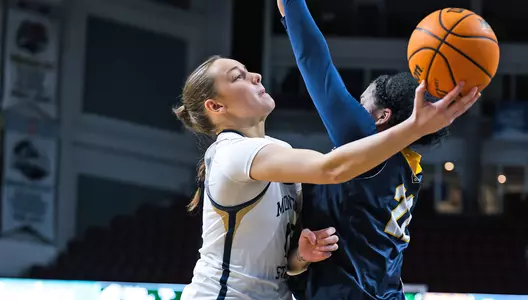 WBB_2324_BUNYAN_LAYUP_UNC_BSCT_1