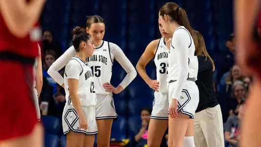 WBB_2425_HUDDLE_2_EWU
