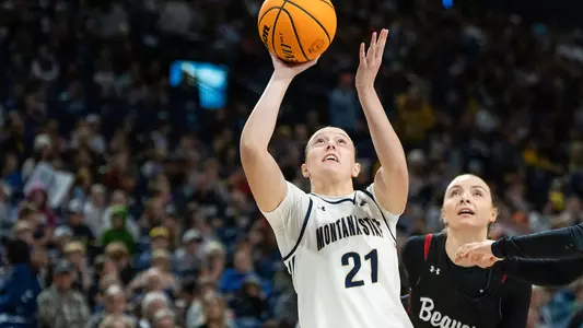 WBB_2526_BAILEY_LAYIN_MINOT