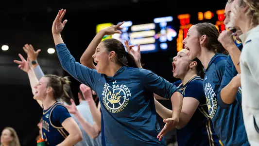 WBB_2526_CU_BENCH_CELEBRATION_2