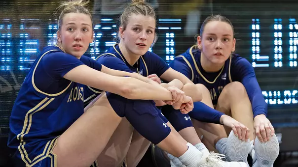 WBB_2526_CHECKING_IN_CU