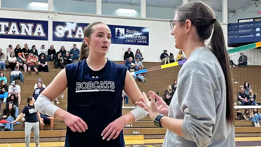 VB_2425_JAYNES_HOUK_SCRUM_1