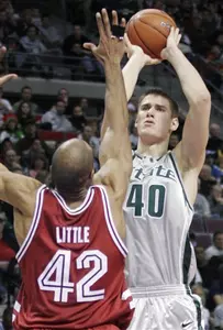 Paul Davis led the Spartans with a season-high 20 points vs. Stanford.