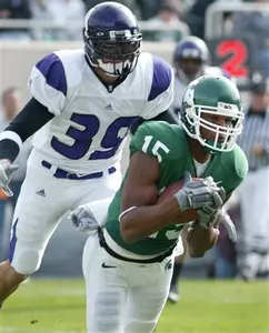 Kerry Reed pulls in an 18-yard first quarter touchdown reception.