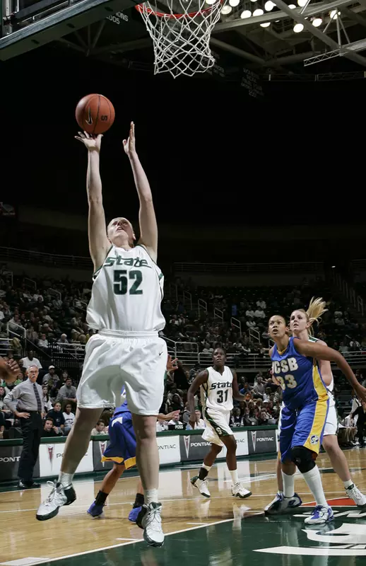 Liz Shimek scored a career-high 26 points Friday night vs. UCSB.