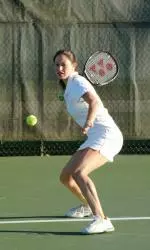 Jessica Baron, playing near her hometown of Miami, Fla., cruised to a 6-1, 6-0 victory at No. 5 singles.