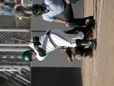 Dayna Feenstra went 3-6 in day one action at Plant City