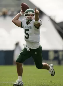 Drew Stanton ranks second in the Big Ten and No. 10 in the NCAA in total offense, averaging 290.0 yards per game.