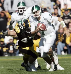 Brian Hoyer ranks among the Big Ten leaders in passing efficiency (second with his 134.7 rating), passing yards (fifth at 212.2 ypg.) and total offense (sixth at 204.4 ypg.).