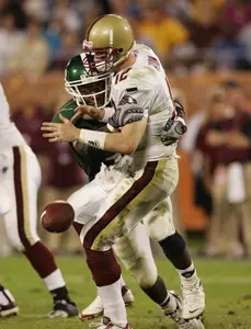 Consensus Freshman All-American Greg Jones became the first true freshman in 31 years to lead the Spartans in tackles (78 in 2007).
