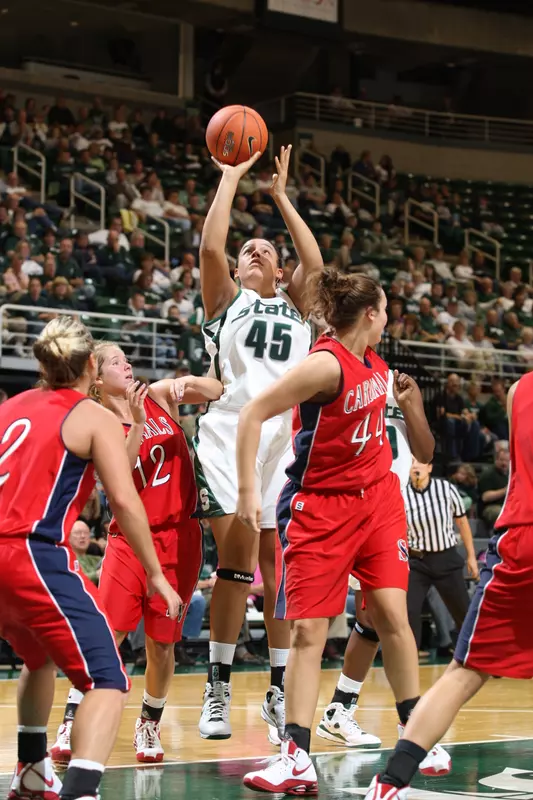 Redshirt junior Lauren Aitch set new career highs in points (25), field goals made (10) and free throws made (5).