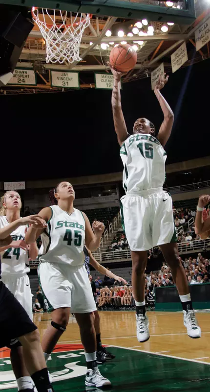 Sophomore Cetera Washington had 15 points and six rebounds in the Spartans' 84-44 win. (Photo by Dale Young/Detroit News)