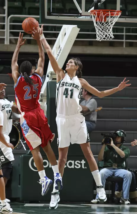 Junior Allyssa DeHaan led the team with 15 points and six blocks in the win.