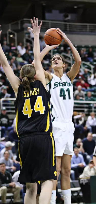 Junior Allyssa DeHaan scored a team-high 14 points; MSU is 13-0 when she scores in double-figures.