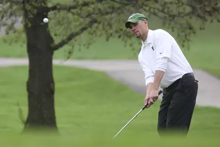 Sophomore Dan Ellis is tied for third entering tomorrow's final round.