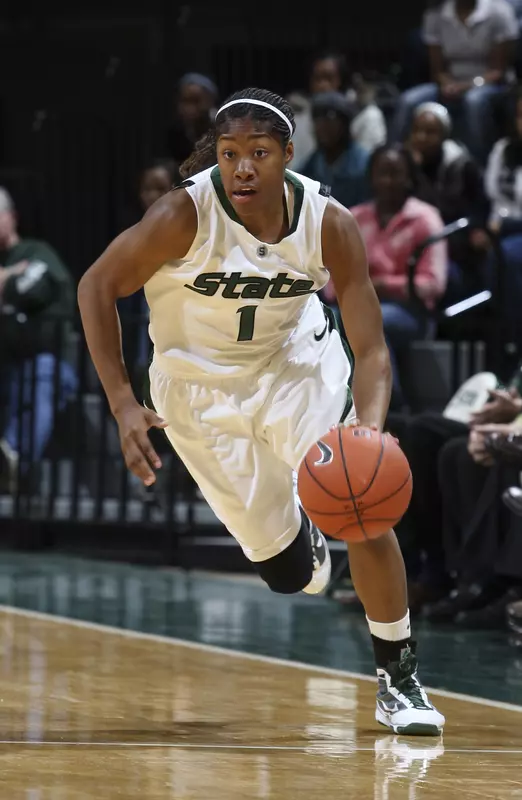 Freshman Jasmine Thomas made an impressive debut in green and white, scoring 11 points and dishing out four assists in the win.