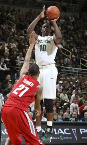 Delvon Roe and the Spartans host Minnesota on Wednesday.