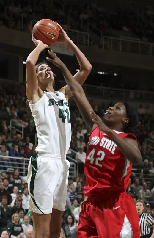 Senior Allyssa DeHaan posted her third double-double of the season in the Spartans win at Northwestern on Thursday.