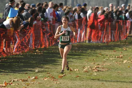 Senior Emily MacLeod took home top honors at the NCAA Great Lakes Regional with a time of 20:18.8