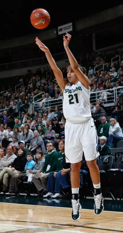 Freshman Klarissa Bell scored a season-high 12 points on 5-of-5 shooting, in the Spartans' 67-33 win on Tuesday.