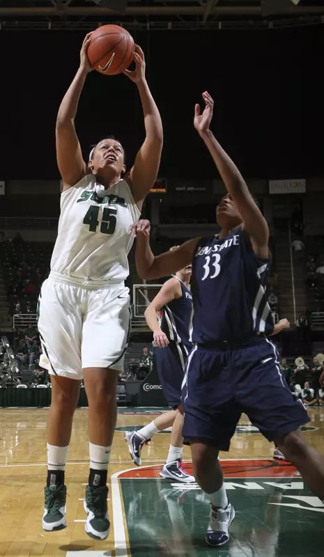 Redshirt senior Lauren Aitch led the team with 14 points and seven rebounds tonight against Penn State.