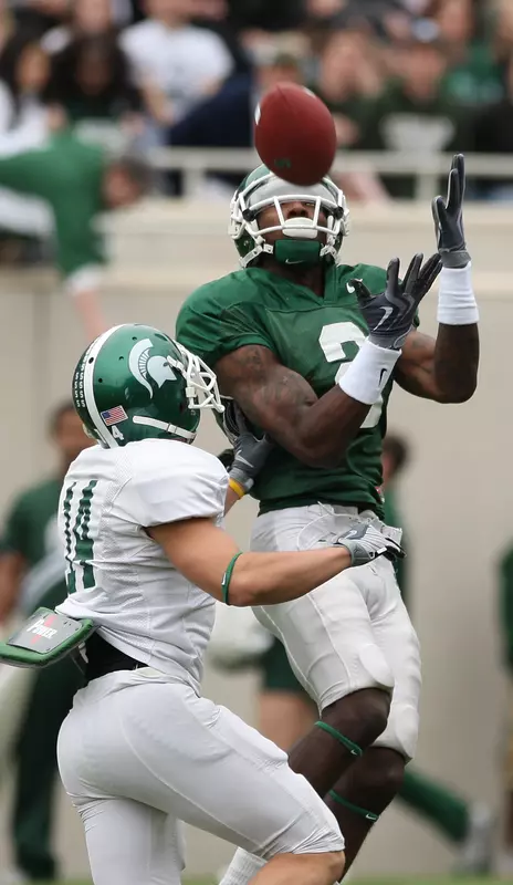 Mark Dell caught four passes for 133 yards, including a 58-yard grab in the second quarter that set up Green's first touchdown of the game.