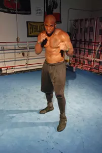 Seth Mitchell has compiled a 17-0-1 record, including 11 KOs, in 18 heavyweight fights.