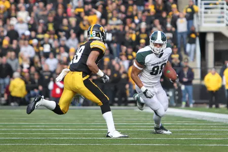 Brian Linthicum recorded career highs for receptions (5) and receiving yards (71) in MSU's 37-21 victory at Iowa.