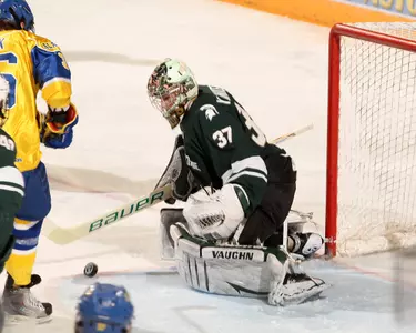 Will Yanakeff made 30 saves in his MSU playoff debut