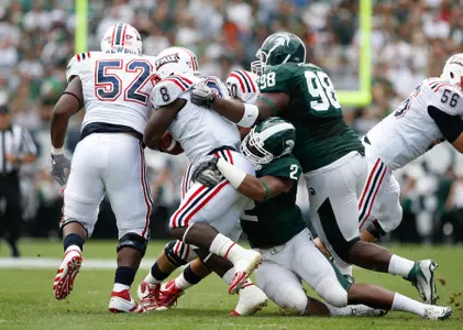 Michigan State leads the Big Ten in total defense (151.0 yards per game), scoring defense (3.0 points per game), passing defense (76.0 ypg.) and pass efficiency defense (77.2 rating).